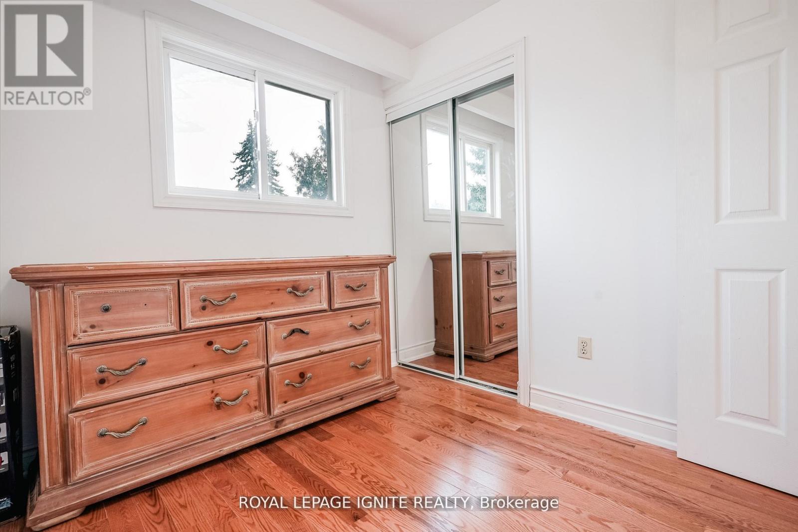 122 VALDOR DRIVE - 9