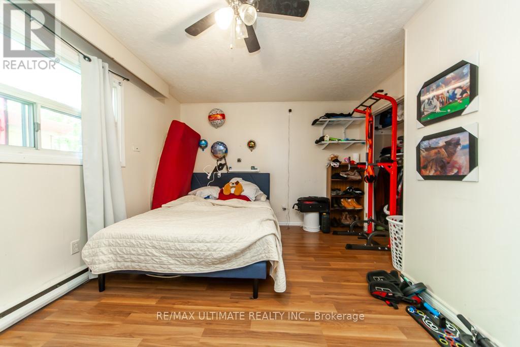 128 ELGIN STREET E - 35