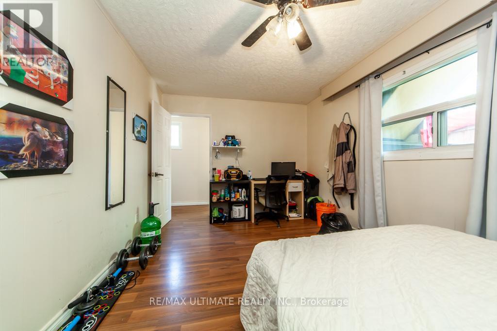 128 ELGIN STREET E - 36