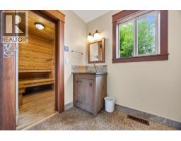 13707 Watson Drive, Coldstream, BC V1B1X7 Photo 36