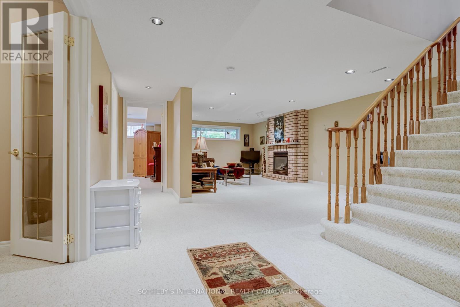 14 ARTISAN LANE - 32