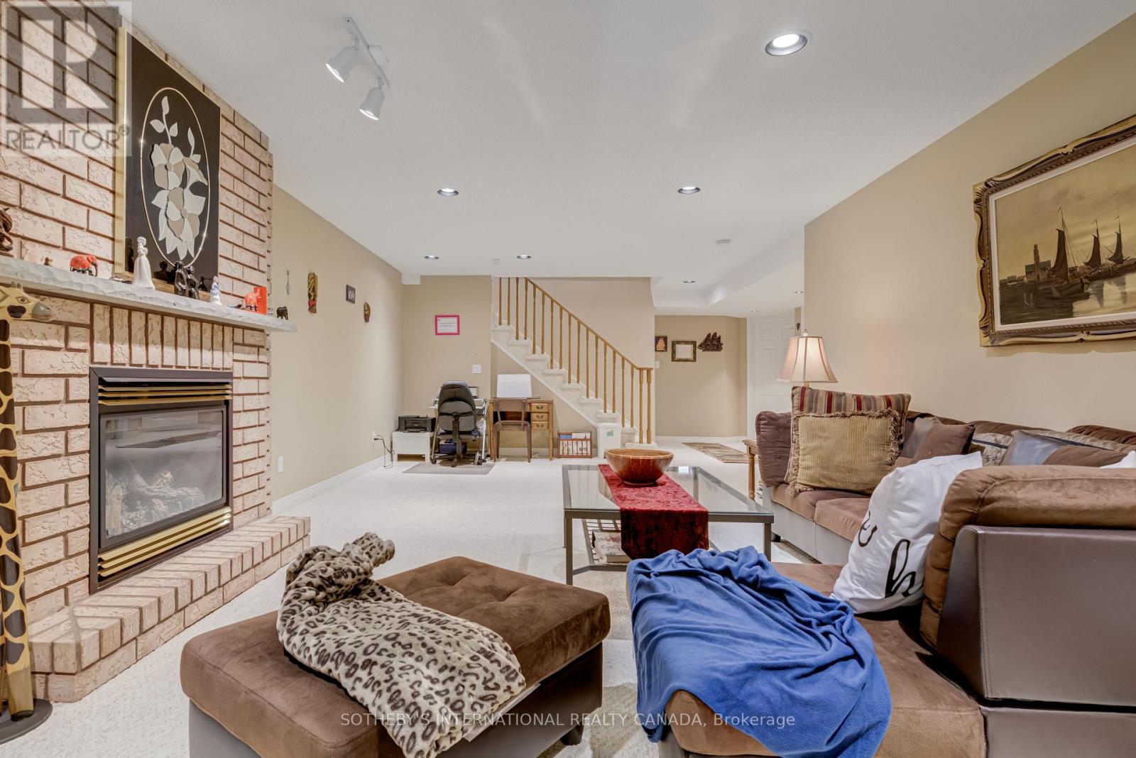 14 ARTISAN LANE - 35