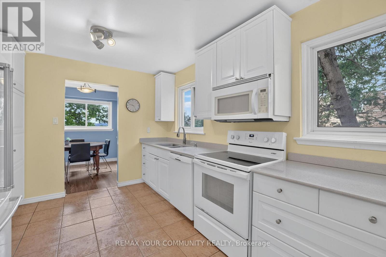 198 BRITANNIA AVENUE - 10