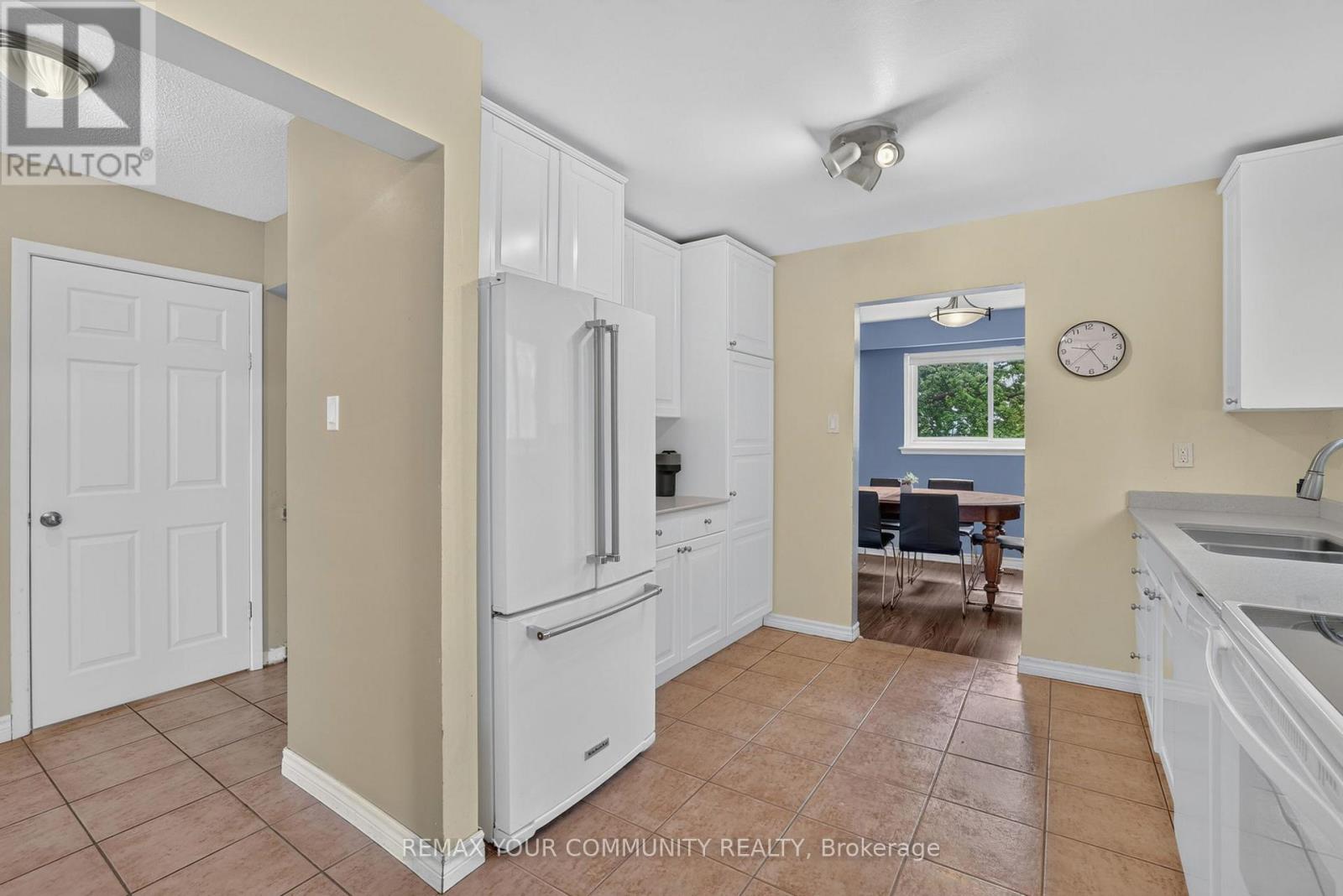 198 BRITANNIA AVENUE - 11