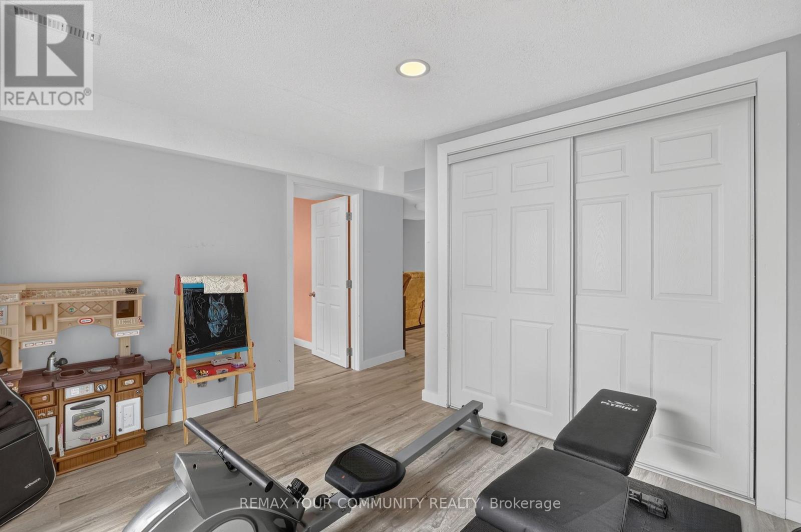 198 BRITANNIA AVENUE - 36