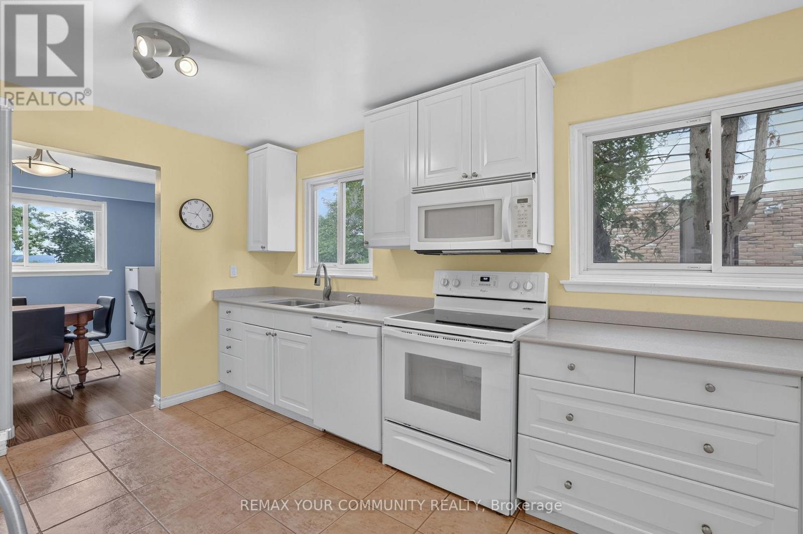 198 BRITANNIA AVENUE - 9