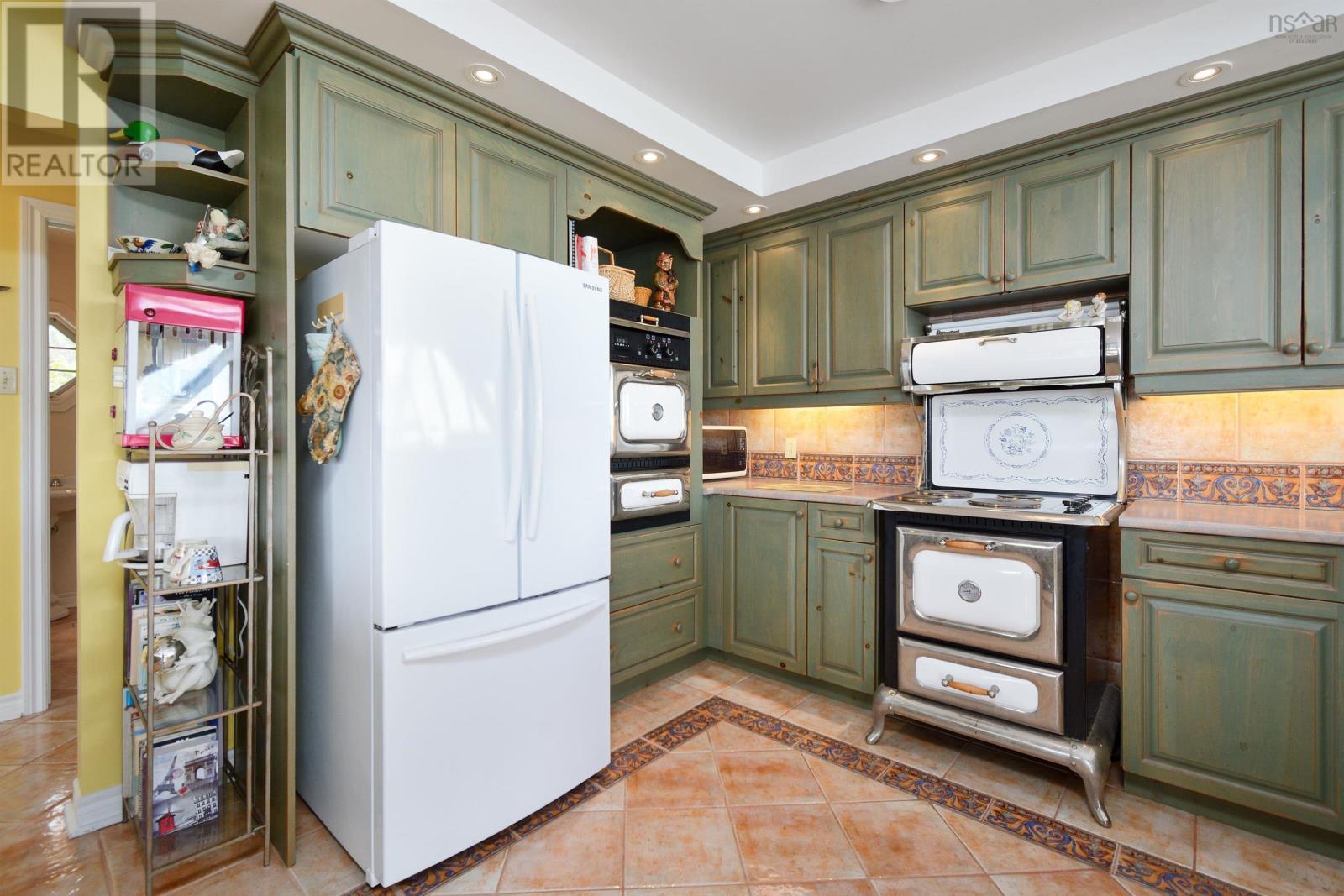 2641 West Bay Road - 13