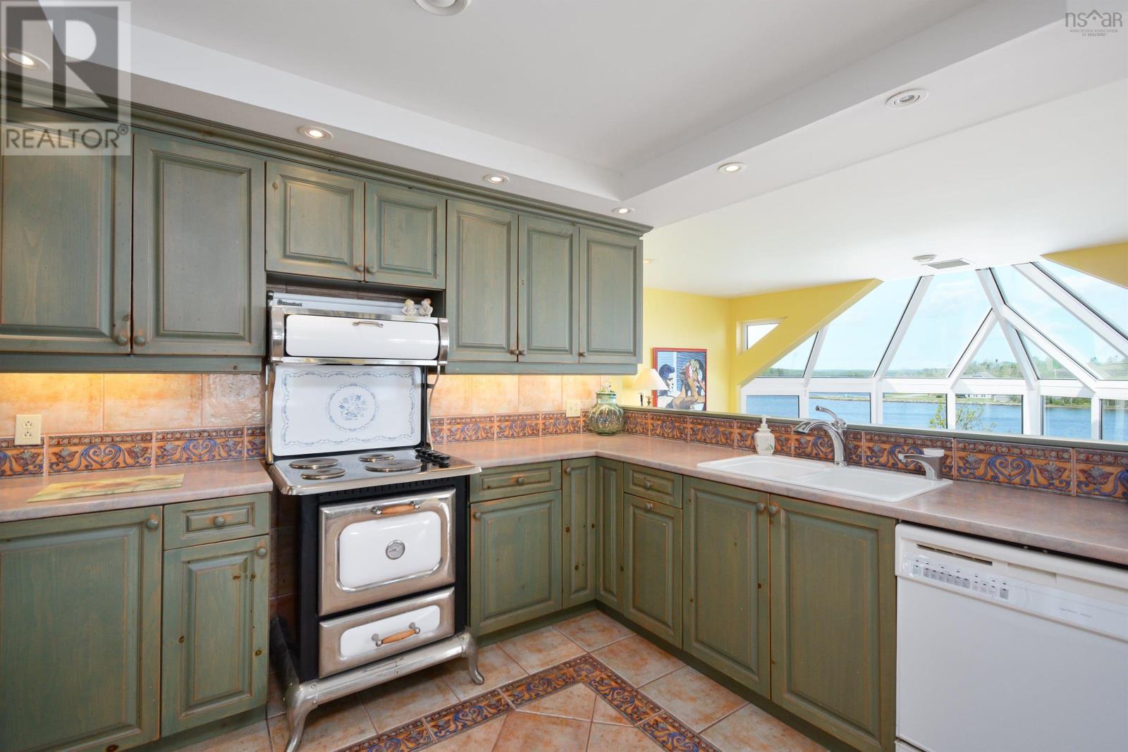 2641 West Bay Road - 14