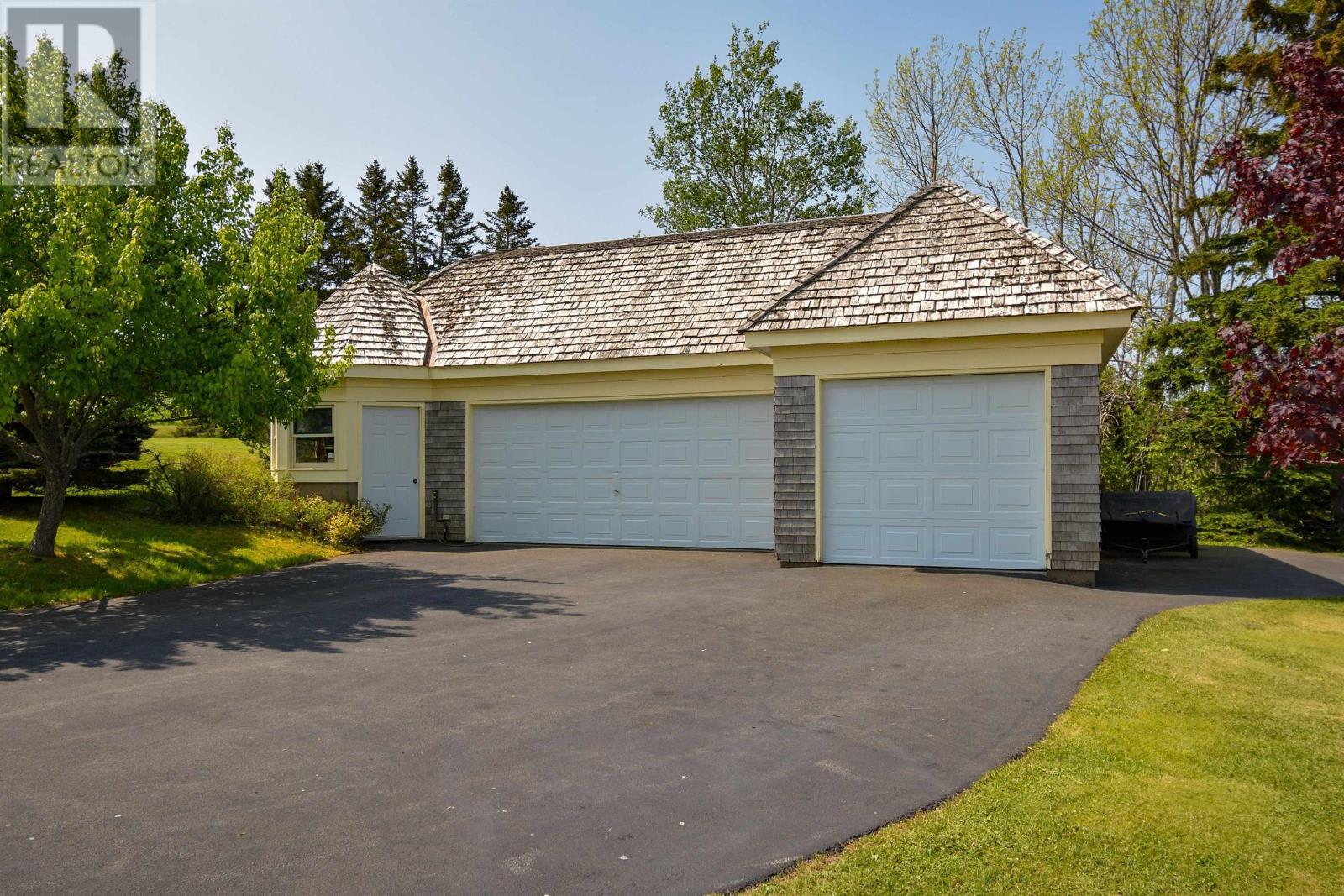 2641 West Bay Road - 39