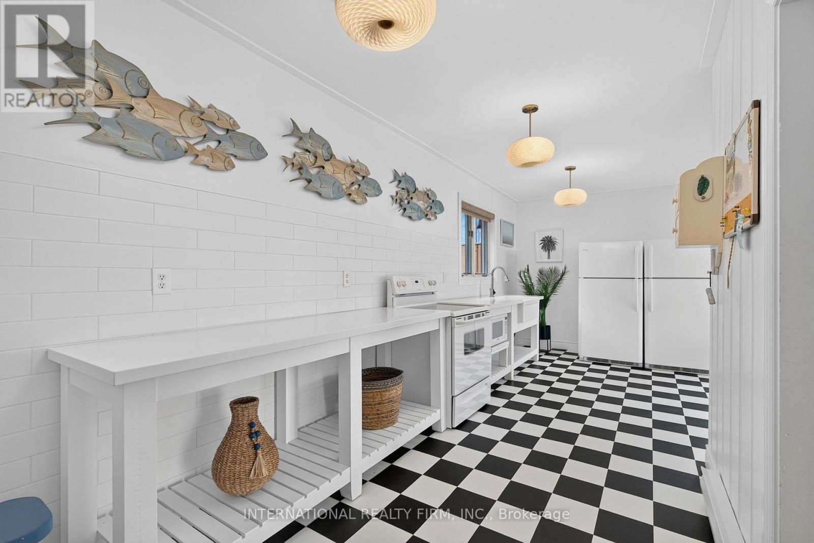 2032 LAKESHORE DRIVE - 10