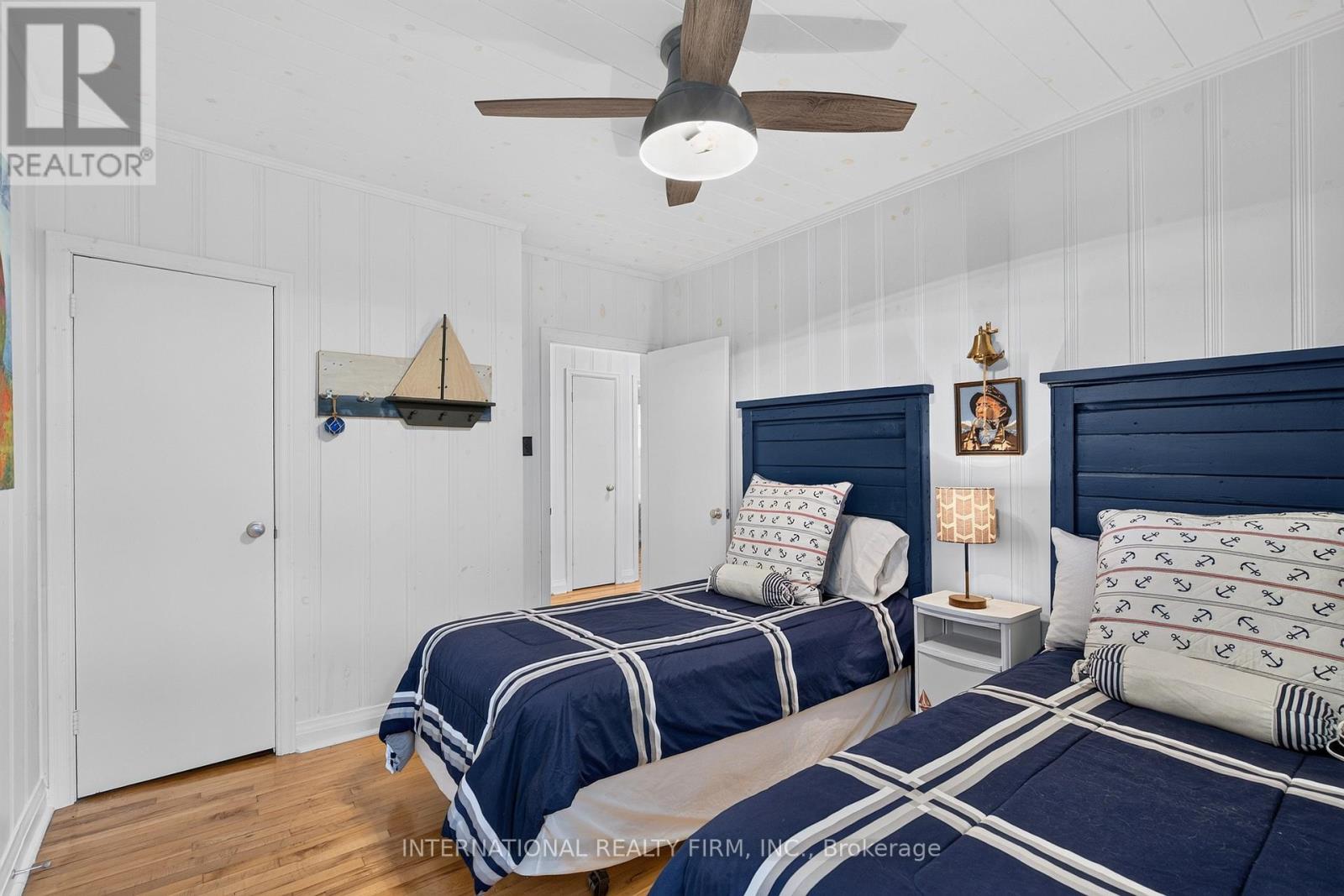 2032 LAKESHORE DRIVE - 18