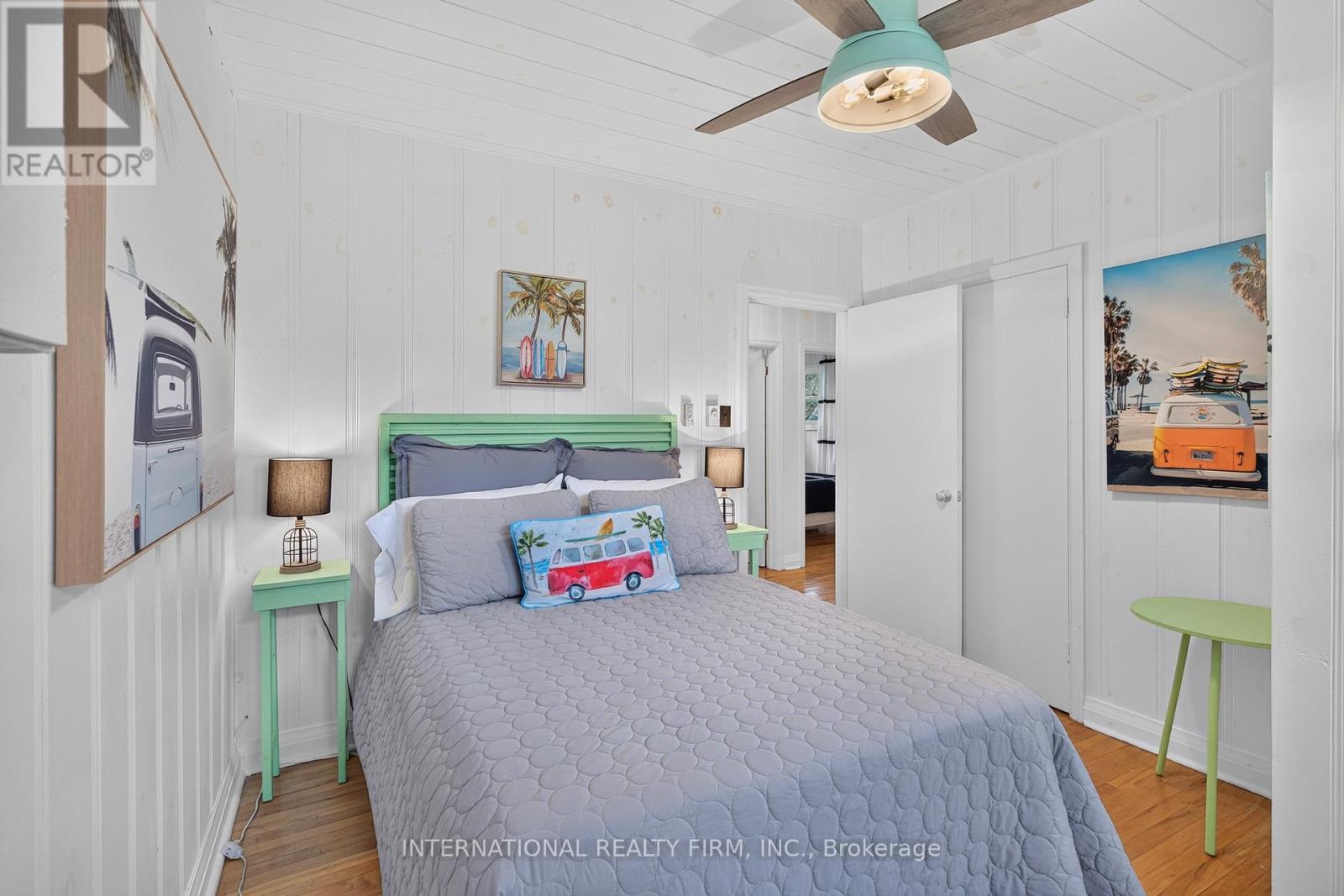 2032 LAKESHORE DRIVE - 23