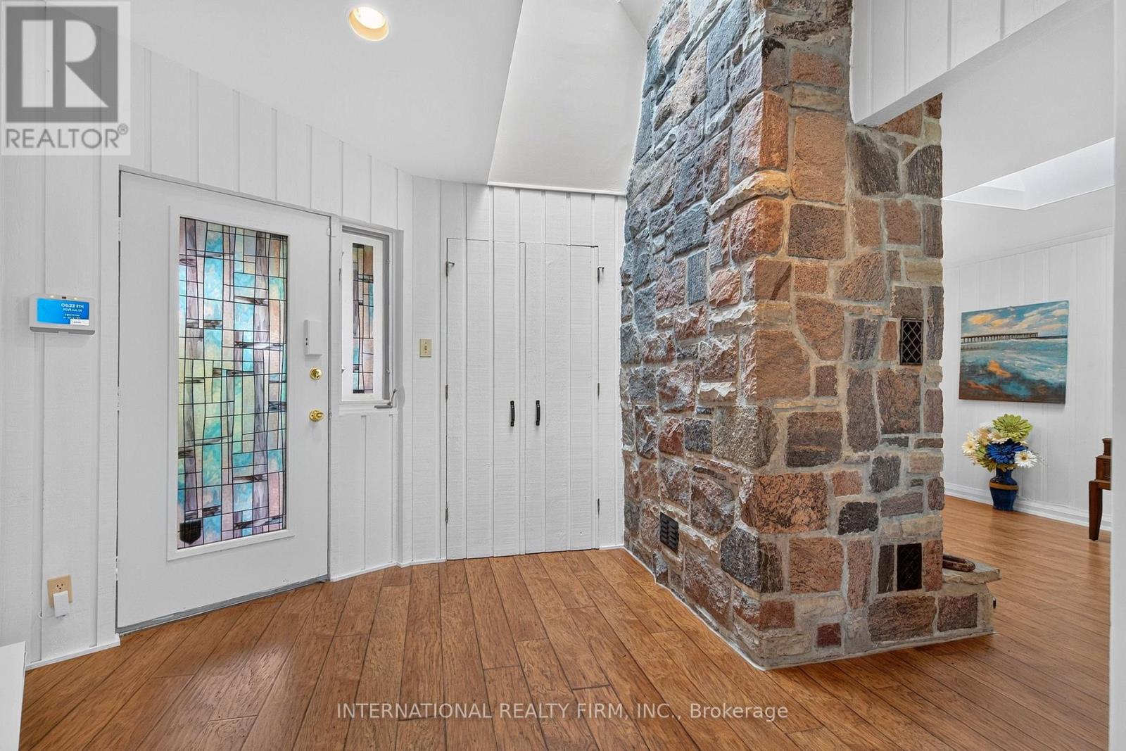 2032 LAKESHORE DRIVE - 4