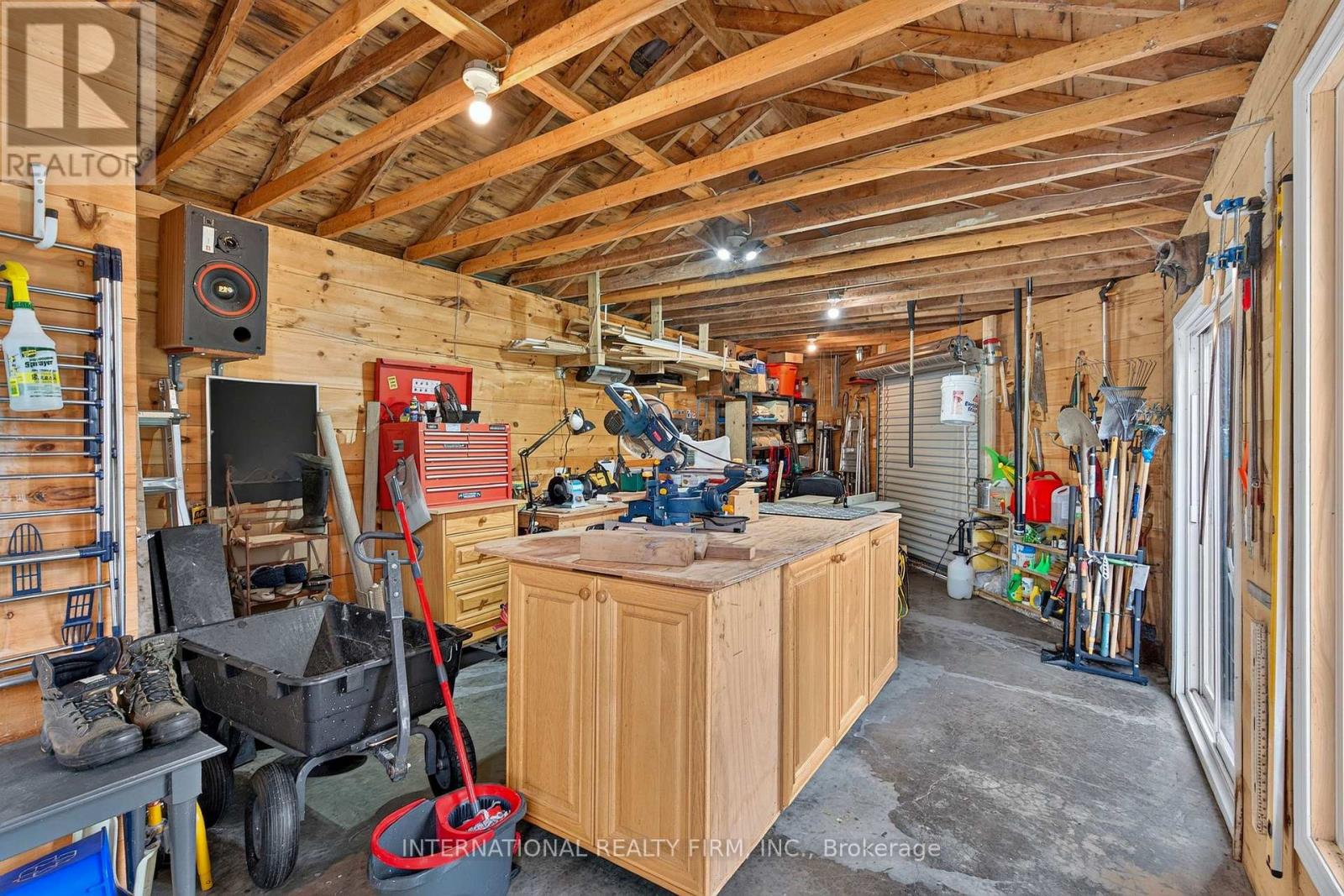 2032 LAKESHORE DRIVE - 44