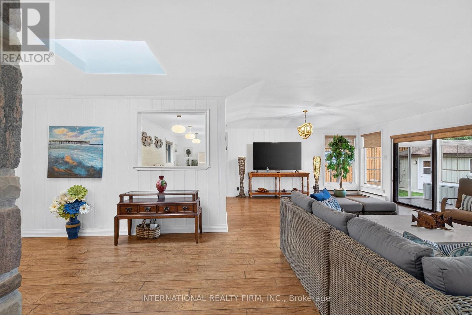2032 LAKESHORE DRIVE - 5
