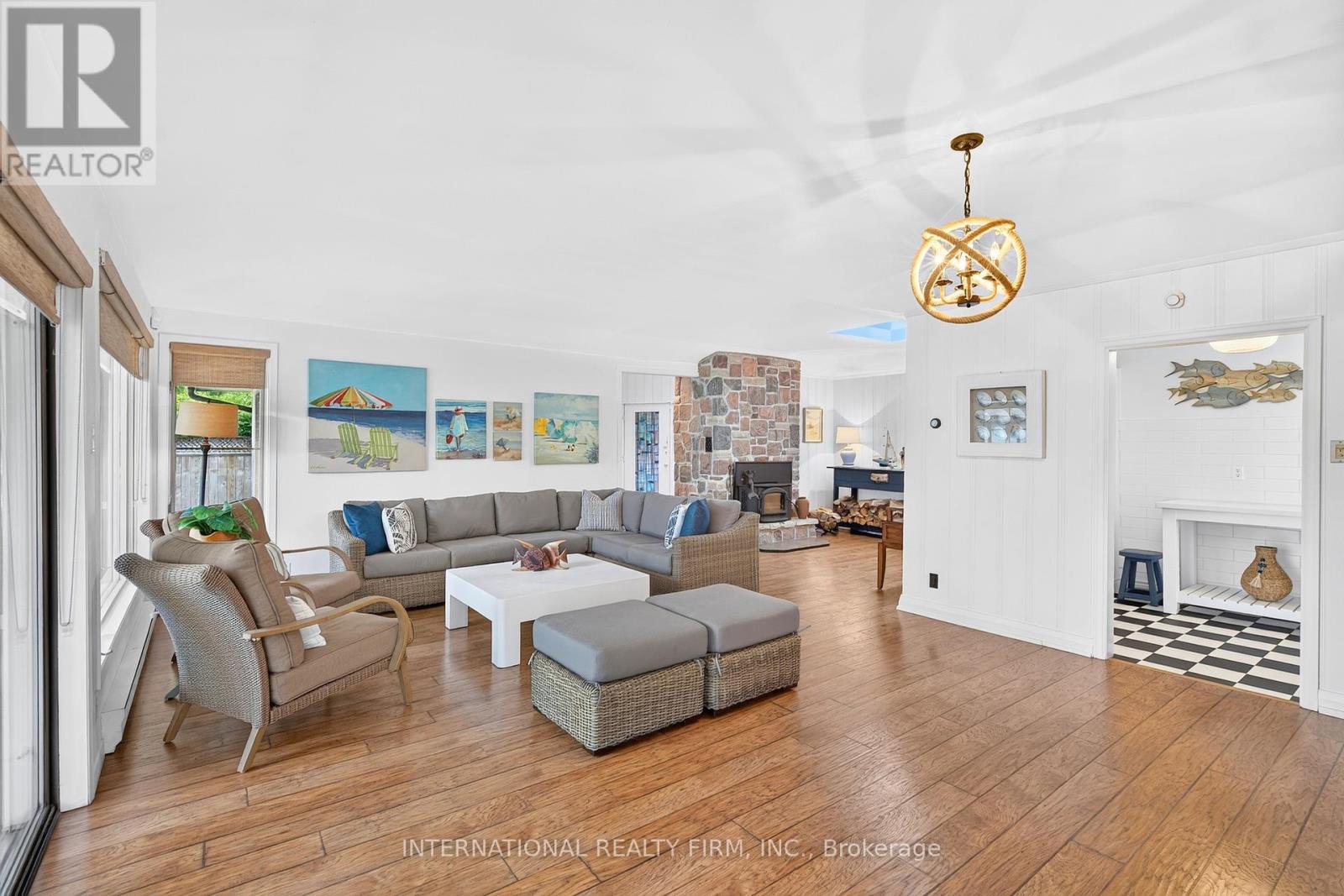 2032 LAKESHORE DRIVE - 8