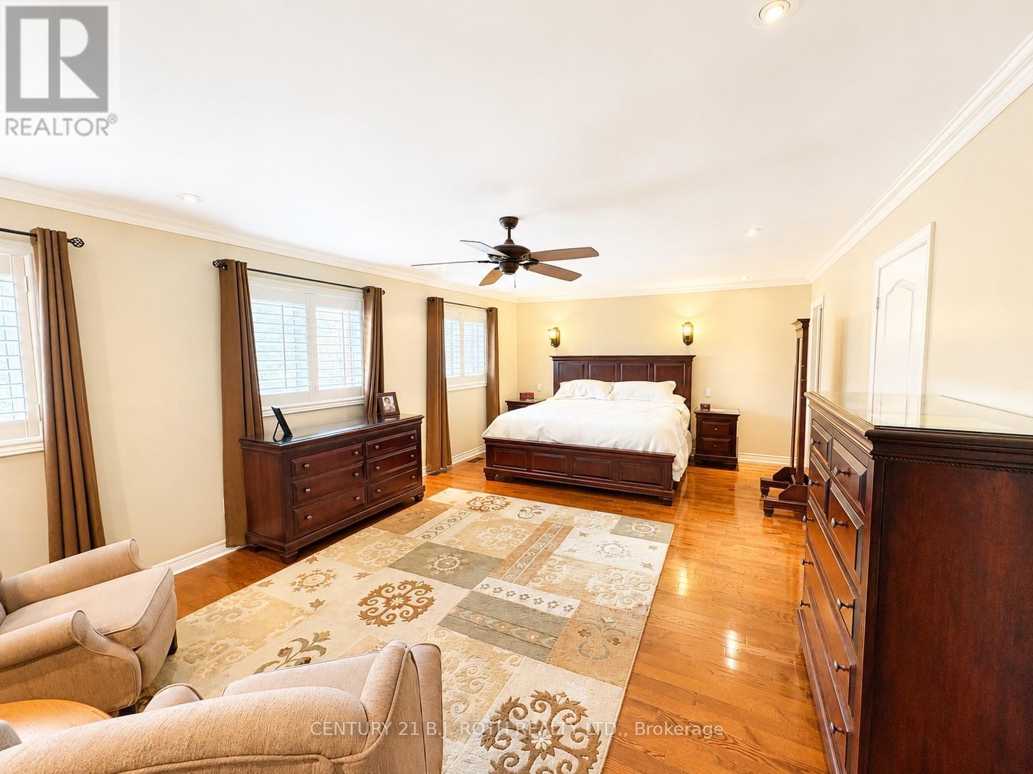 38 CAMELOT SQUARE - 20