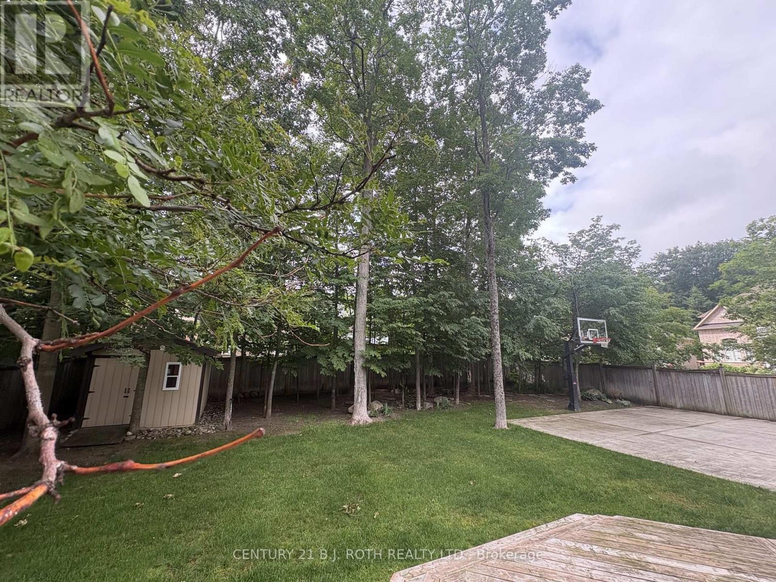 38 CAMELOT SQUARE - 33