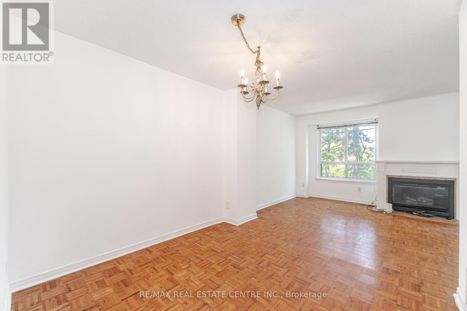 122 MOREGATE CRESCENT - 14