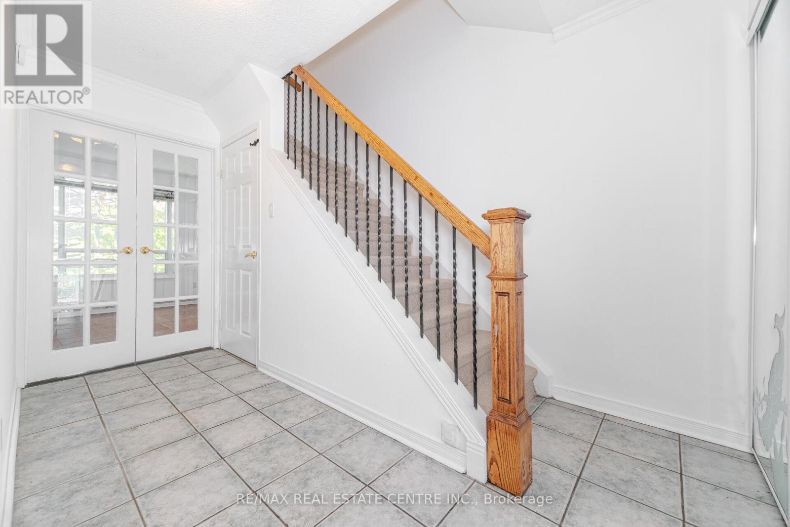 122 MOREGATE CRESCENT - 24