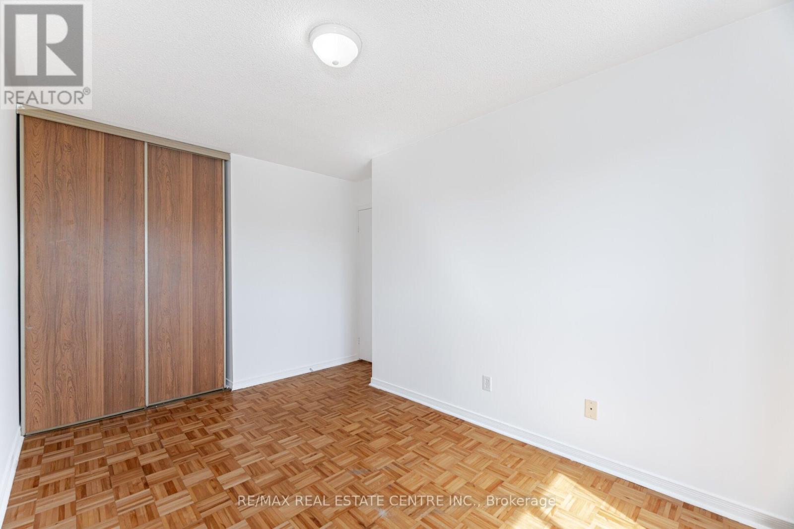122 MOREGATE CRESCENT - 39