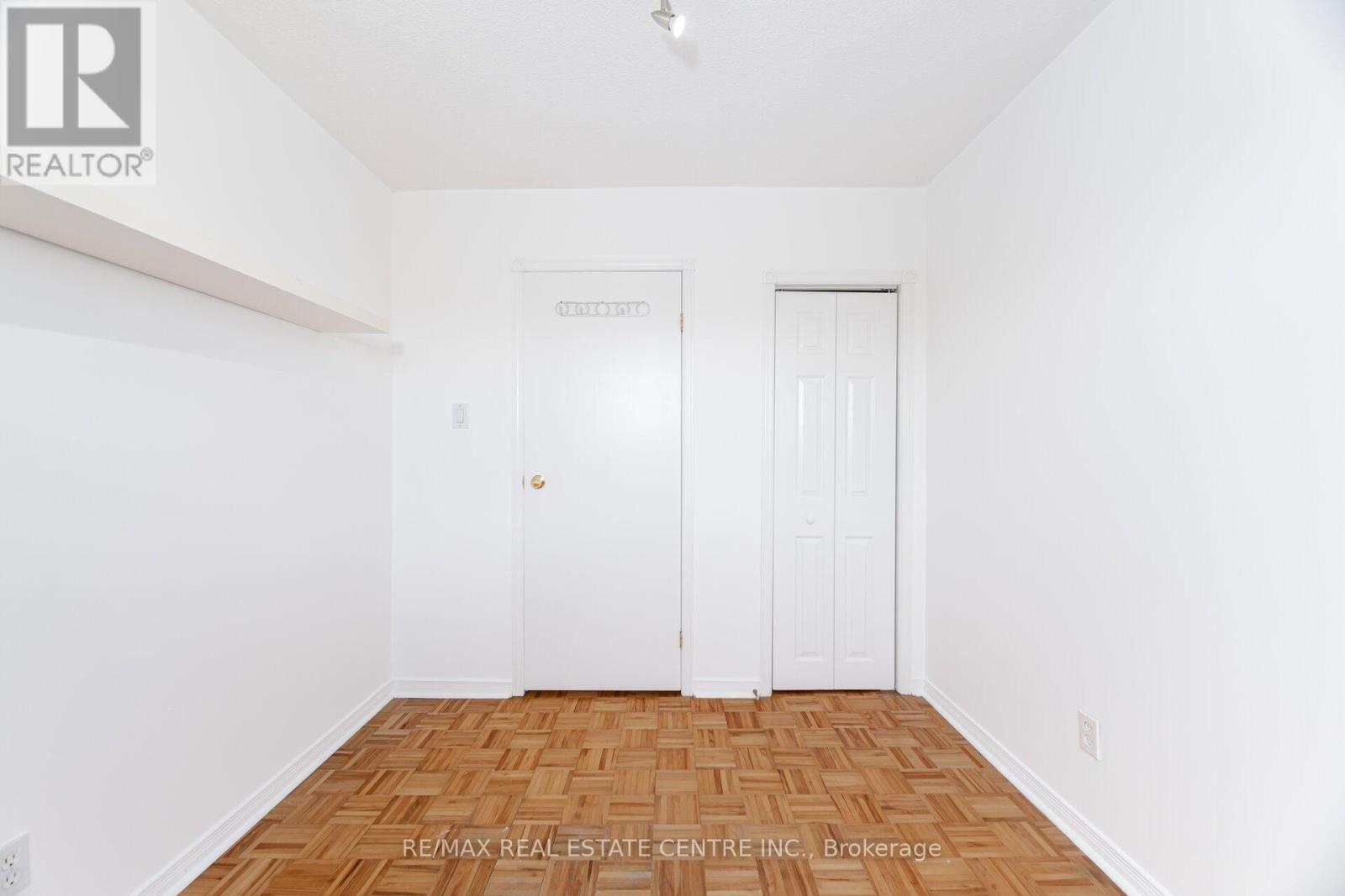 122 MOREGATE CRESCENT - 41