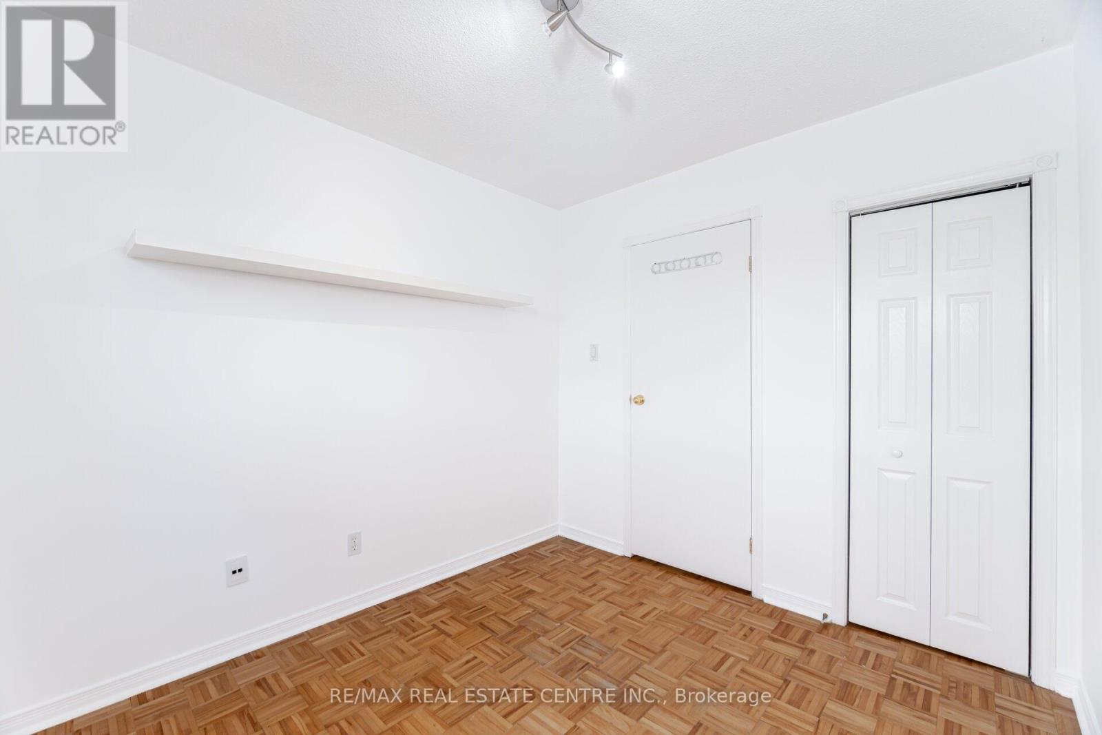 122 MOREGATE CRESCENT - 42