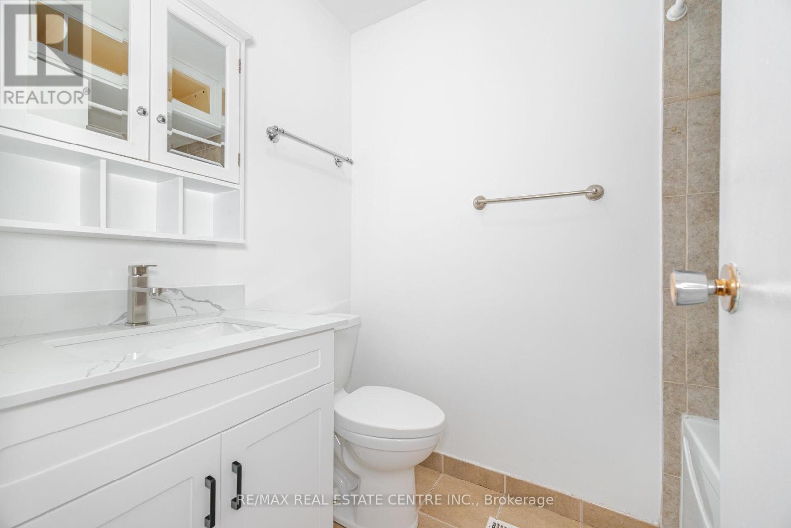 122 MOREGATE CRESCENT - 43