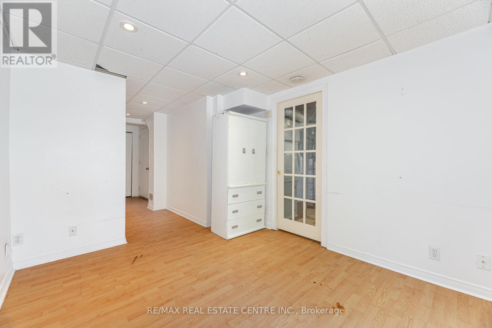 122 MOREGATE CRESCENT - 46