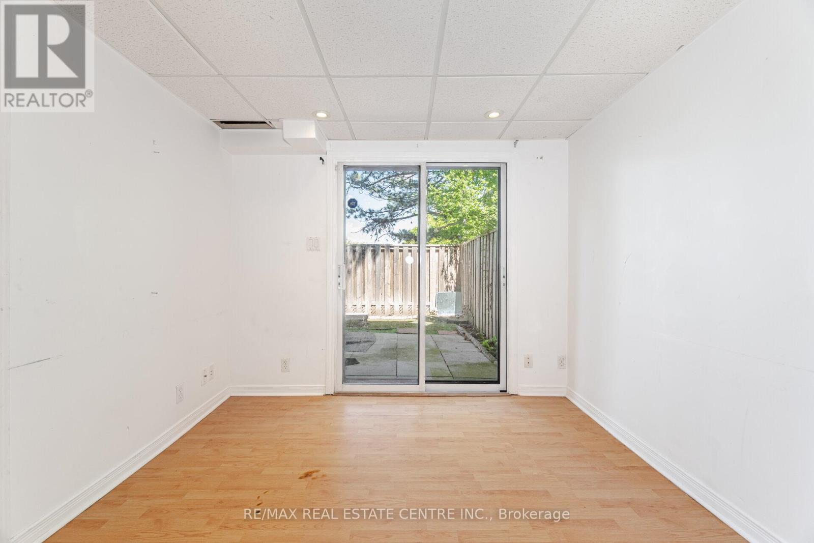 122 MOREGATE CRESCENT - 47