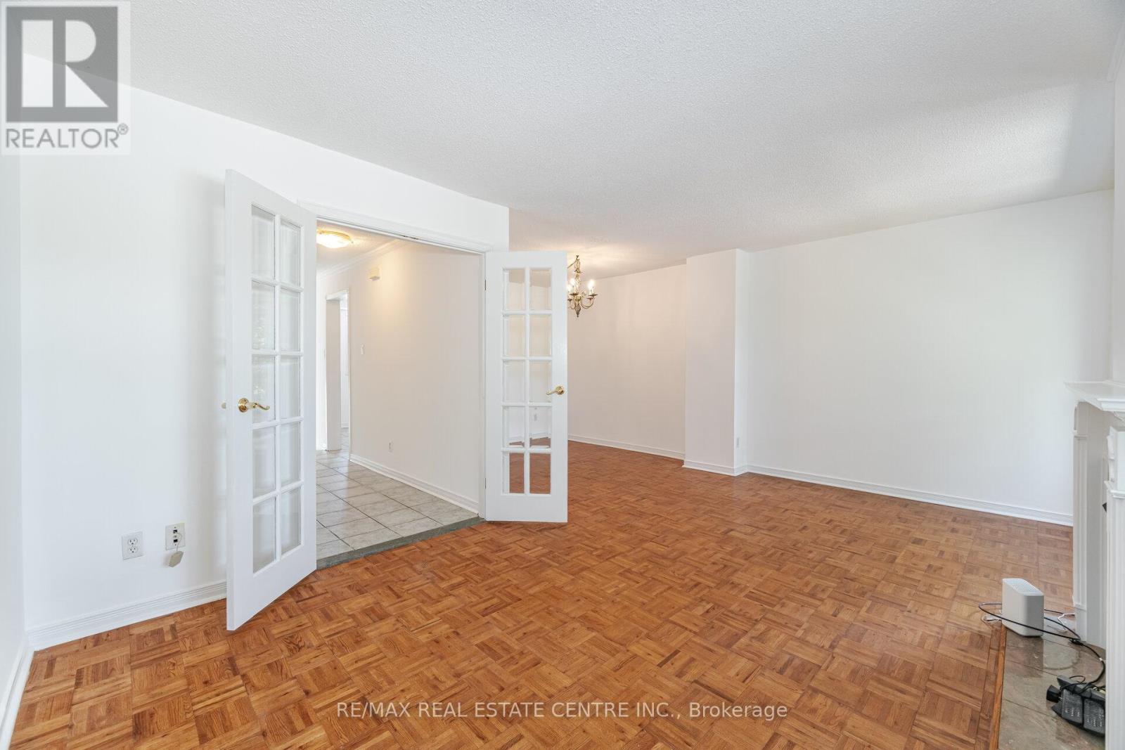 122 MOREGATE CRESCENT - 7