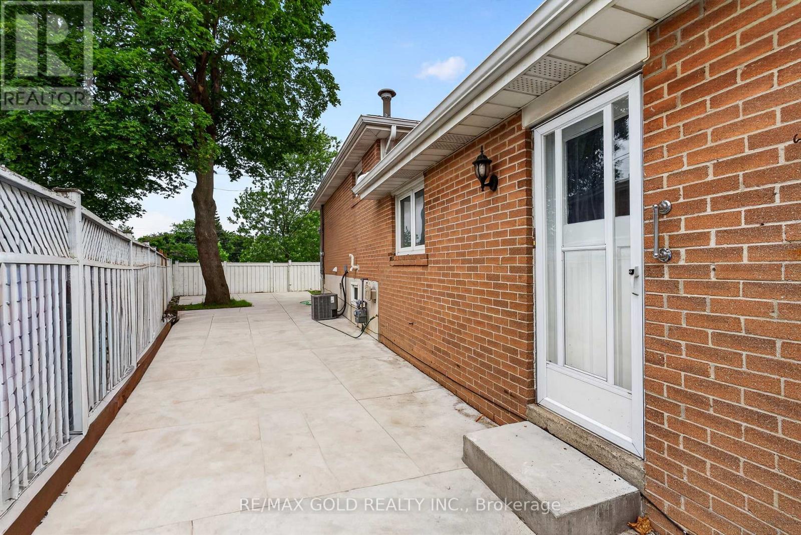 53 DALRAITH CRESCENT - 29
