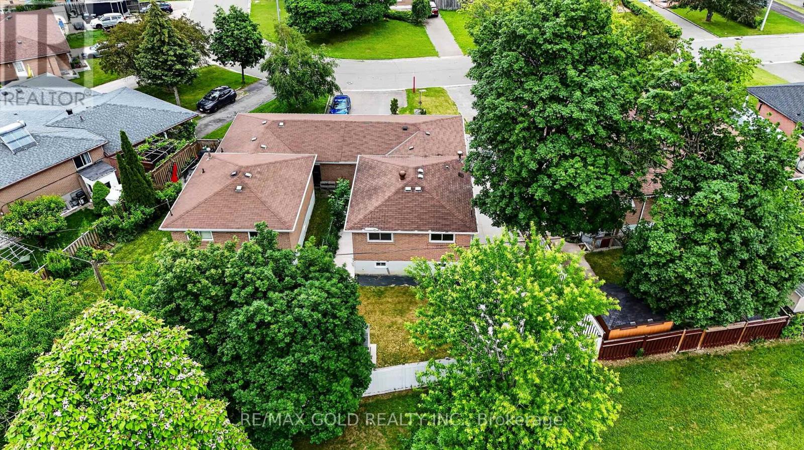 53 DALRAITH CRESCENT - 35