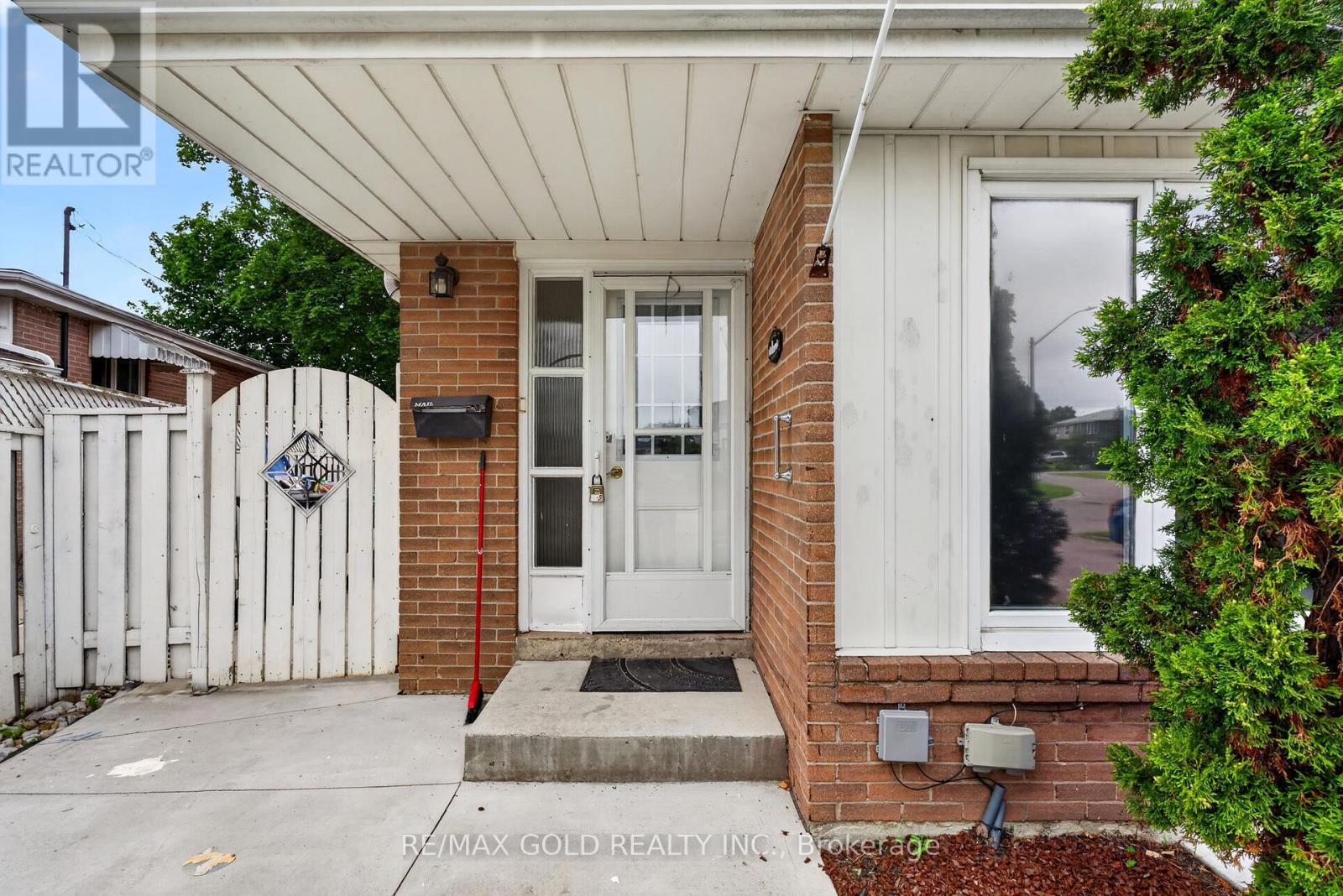 53 DALRAITH CRESCENT - 4