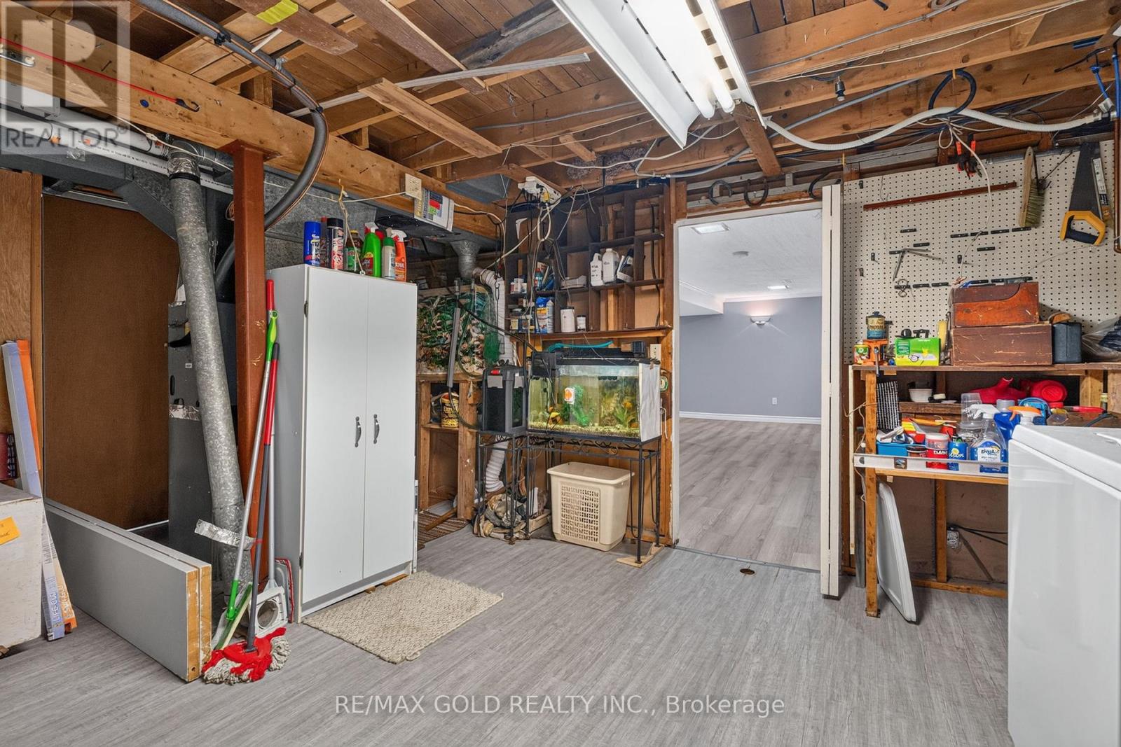 17 DUKE ROAD - 37