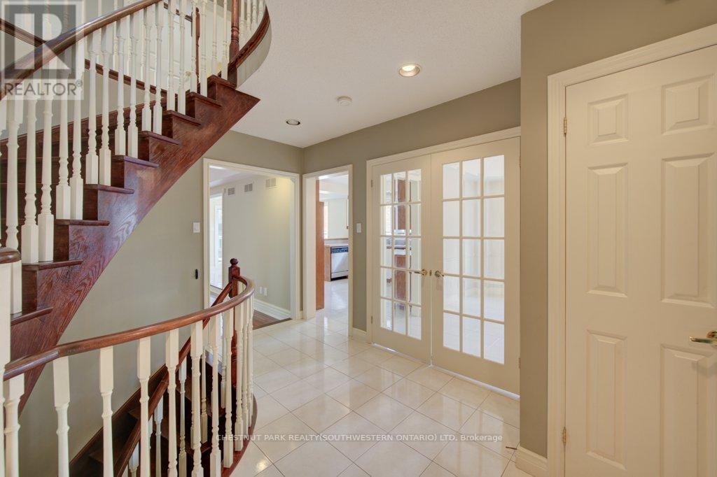 14 ANTRIM COURT E - 5