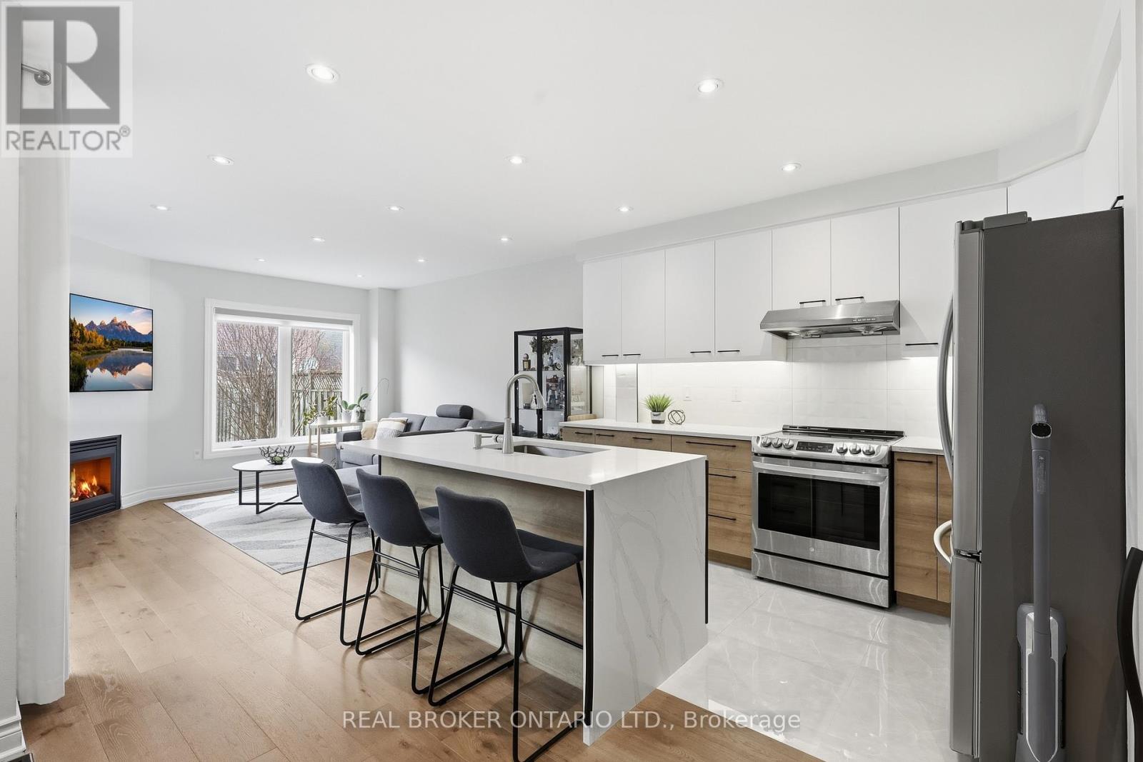 Photo of 580 Summer Park Crescent