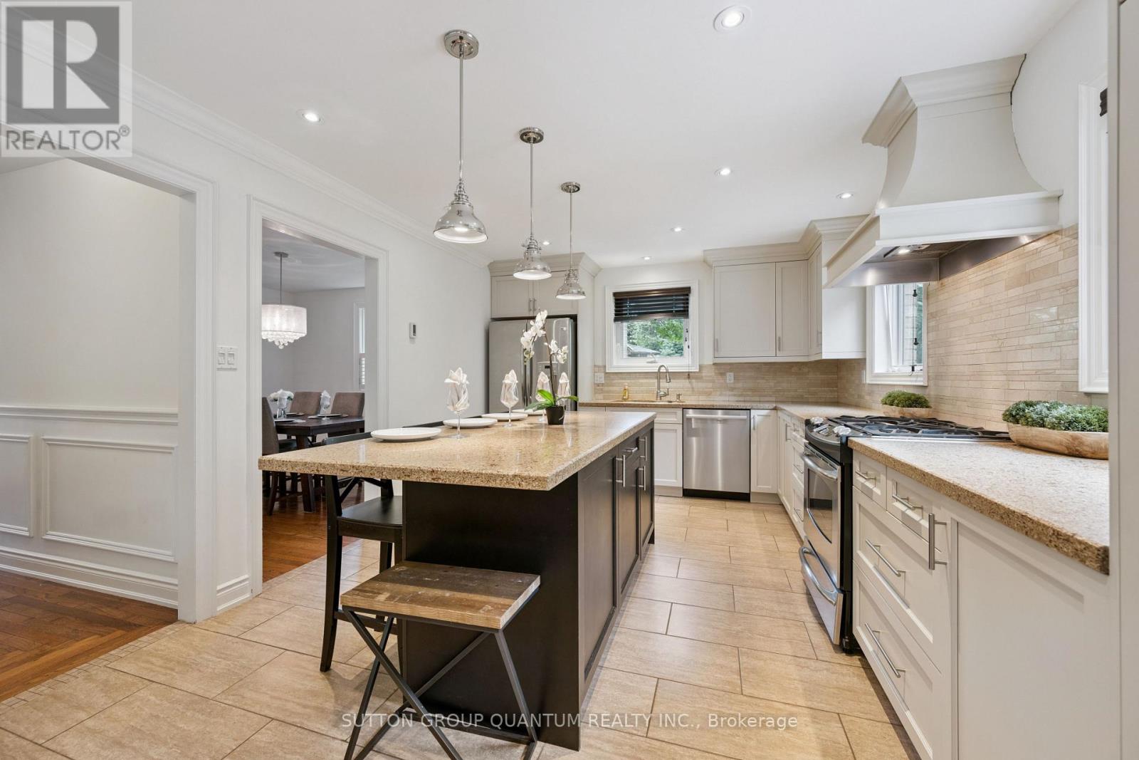 3092 SHANNON CRESCENT - 12