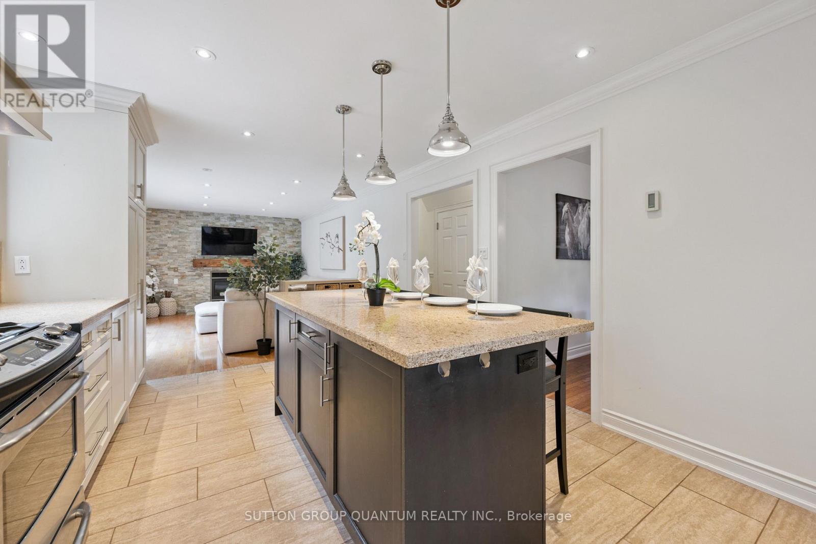3092 SHANNON CRESCENT - 15
