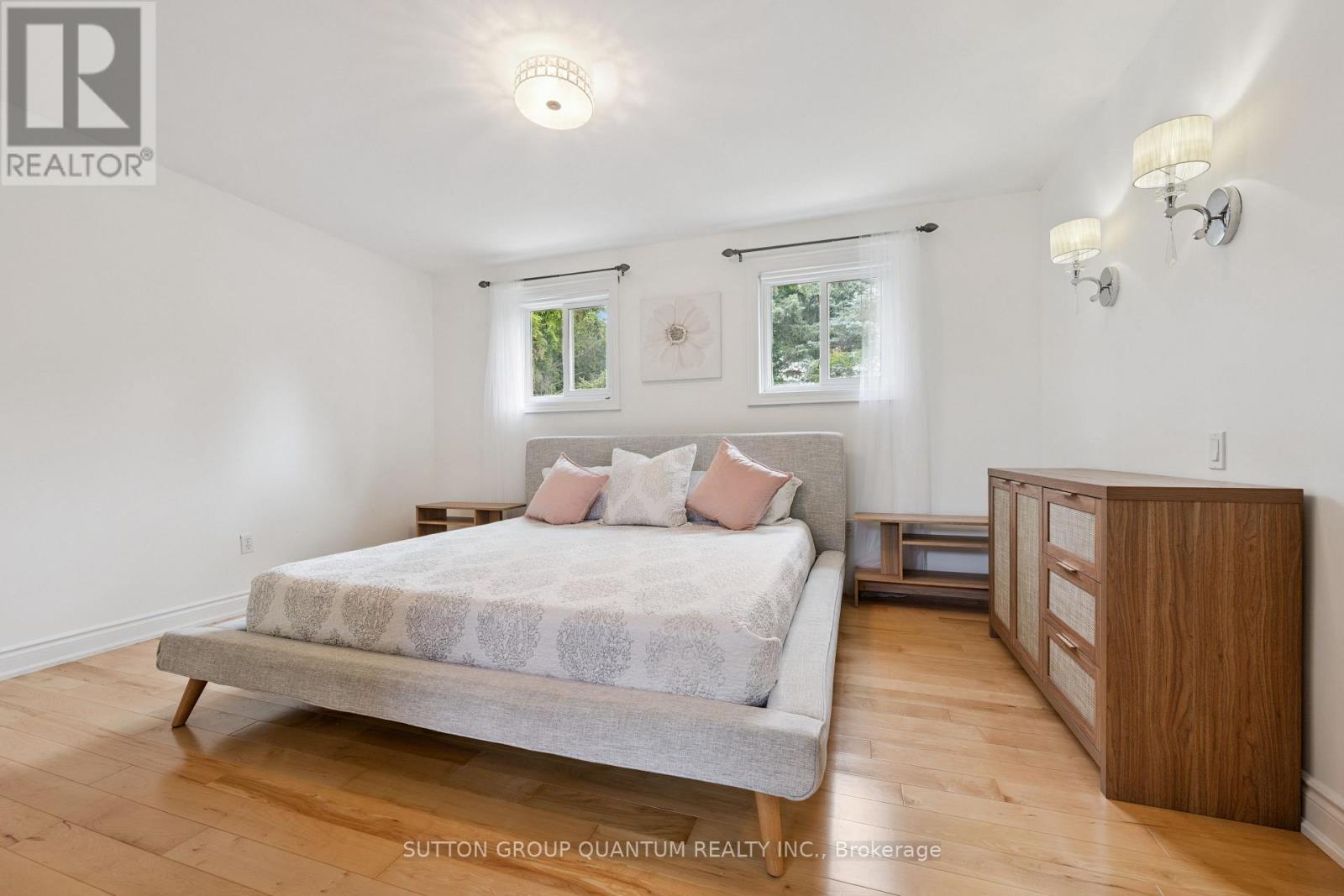 3092 SHANNON CRESCENT - 19