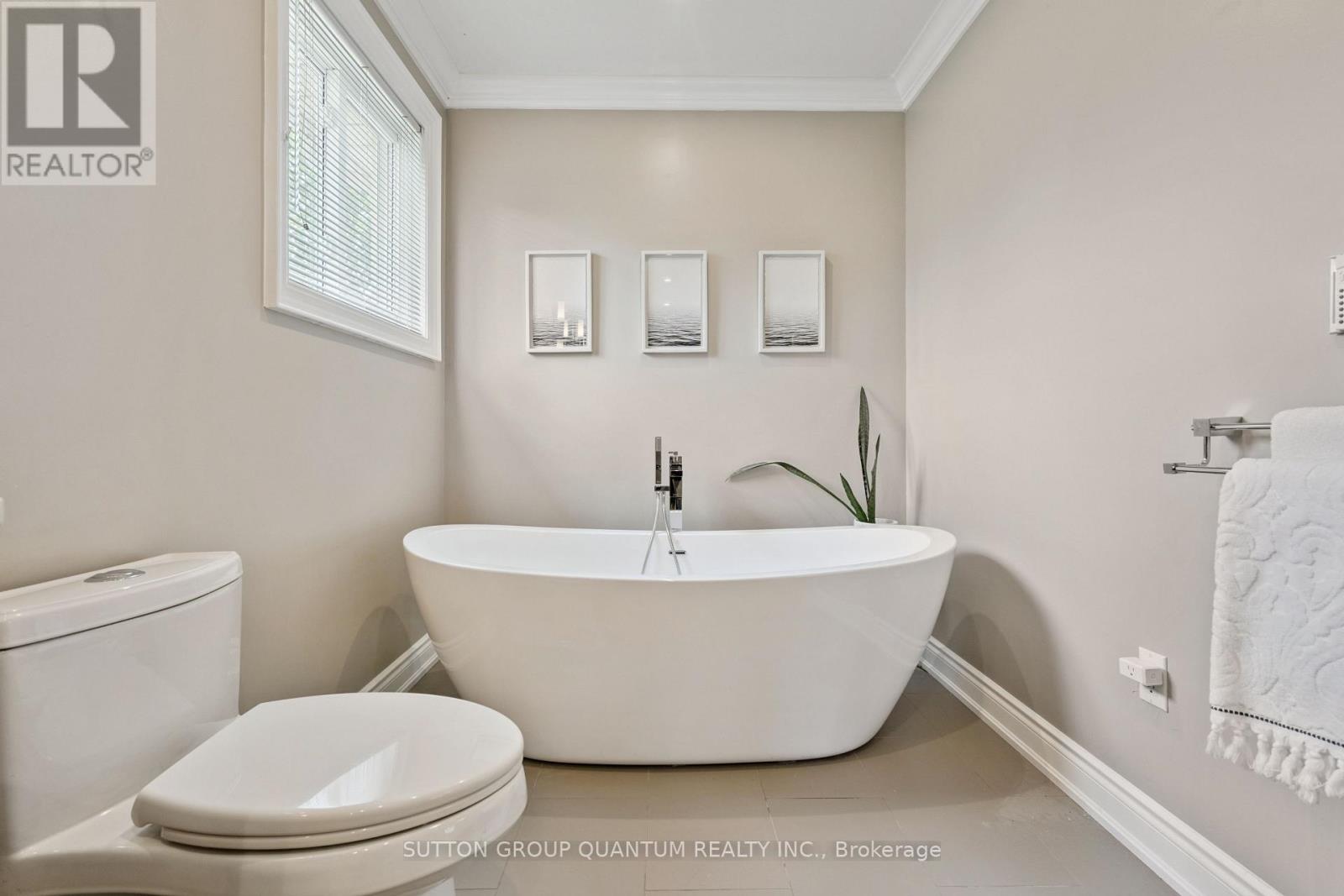 3092 SHANNON CRESCENT - 22