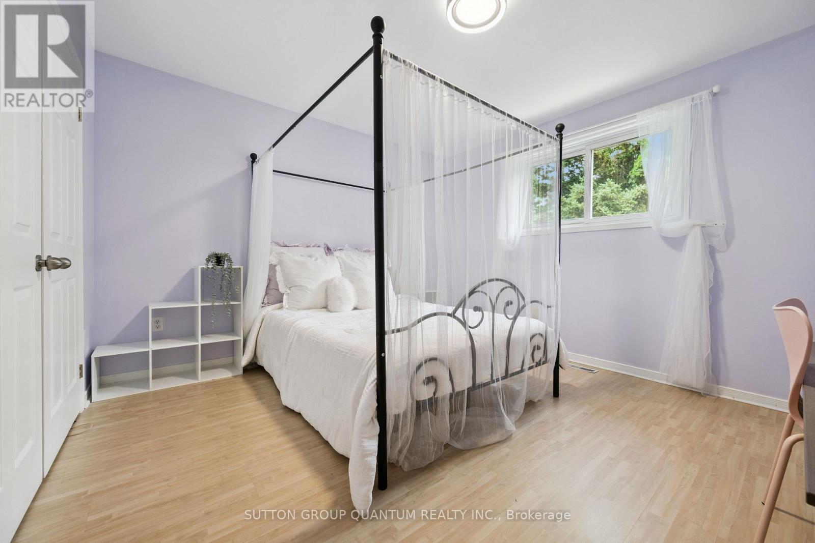 3092 SHANNON CRESCENT - 23