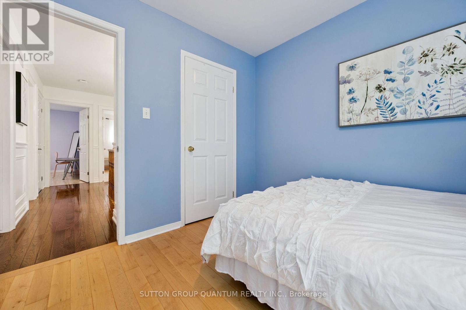 3092 SHANNON CRESCENT - 25