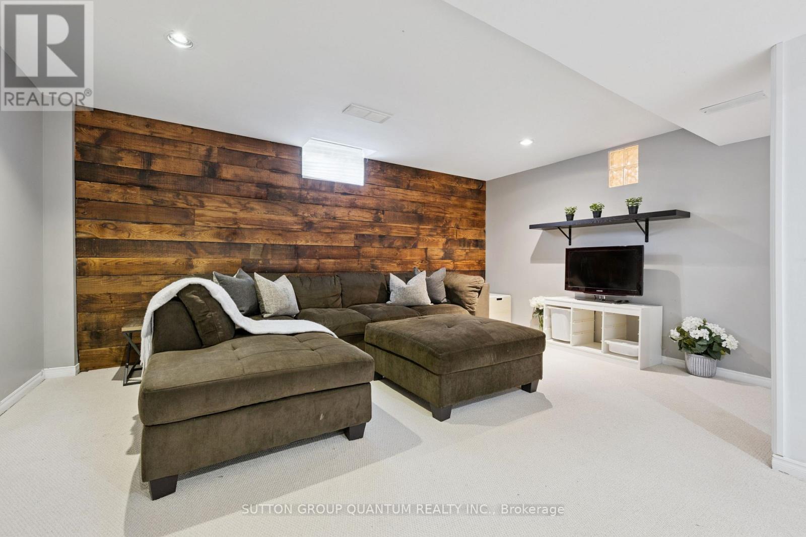 3092 SHANNON CRESCENT - 29