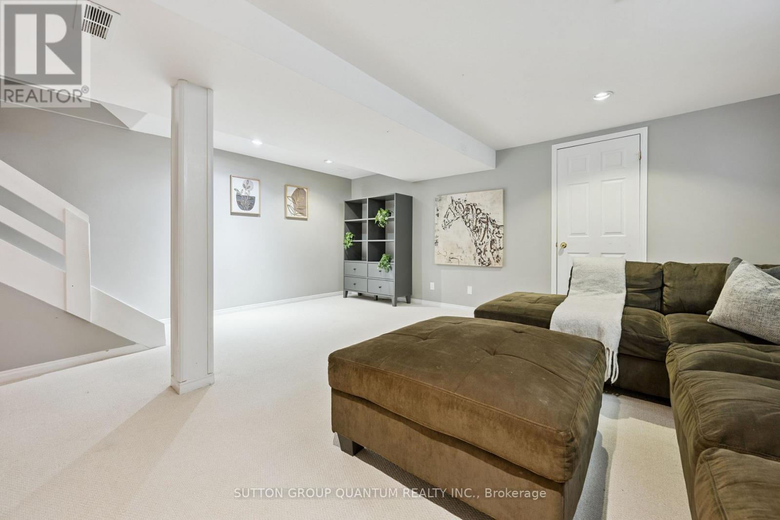 3092 SHANNON CRESCENT - 31