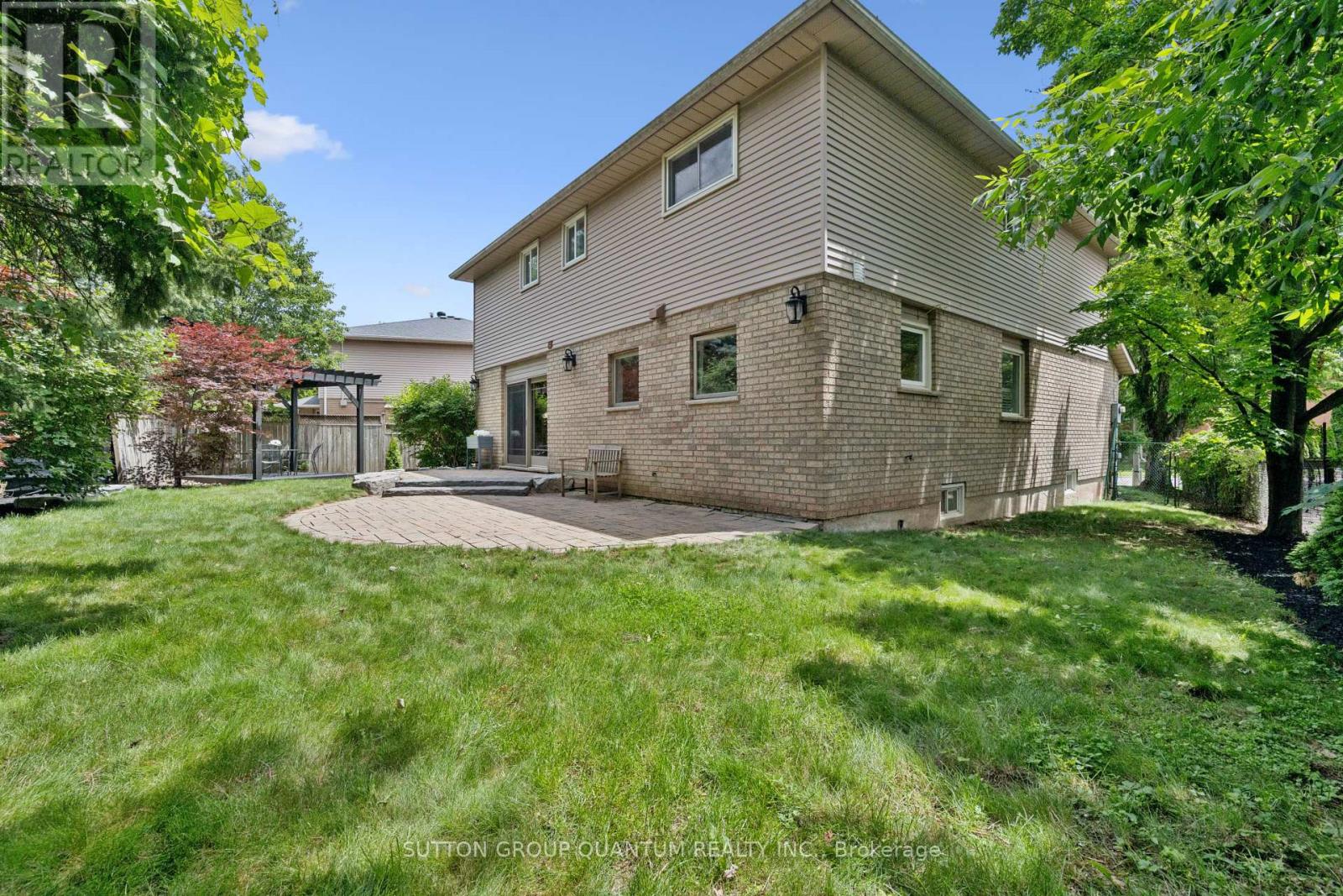 3092 SHANNON CRESCENT - 37