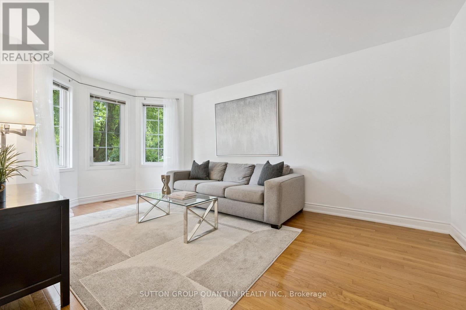 3092 SHANNON CRESCENT - 4