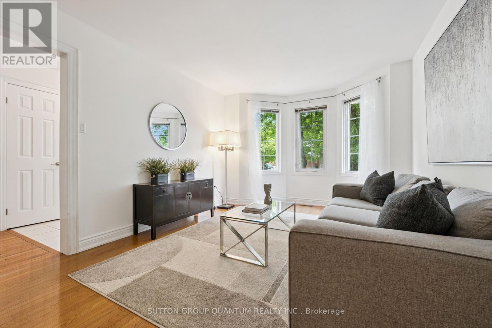 3092 SHANNON CRESCENT - 5