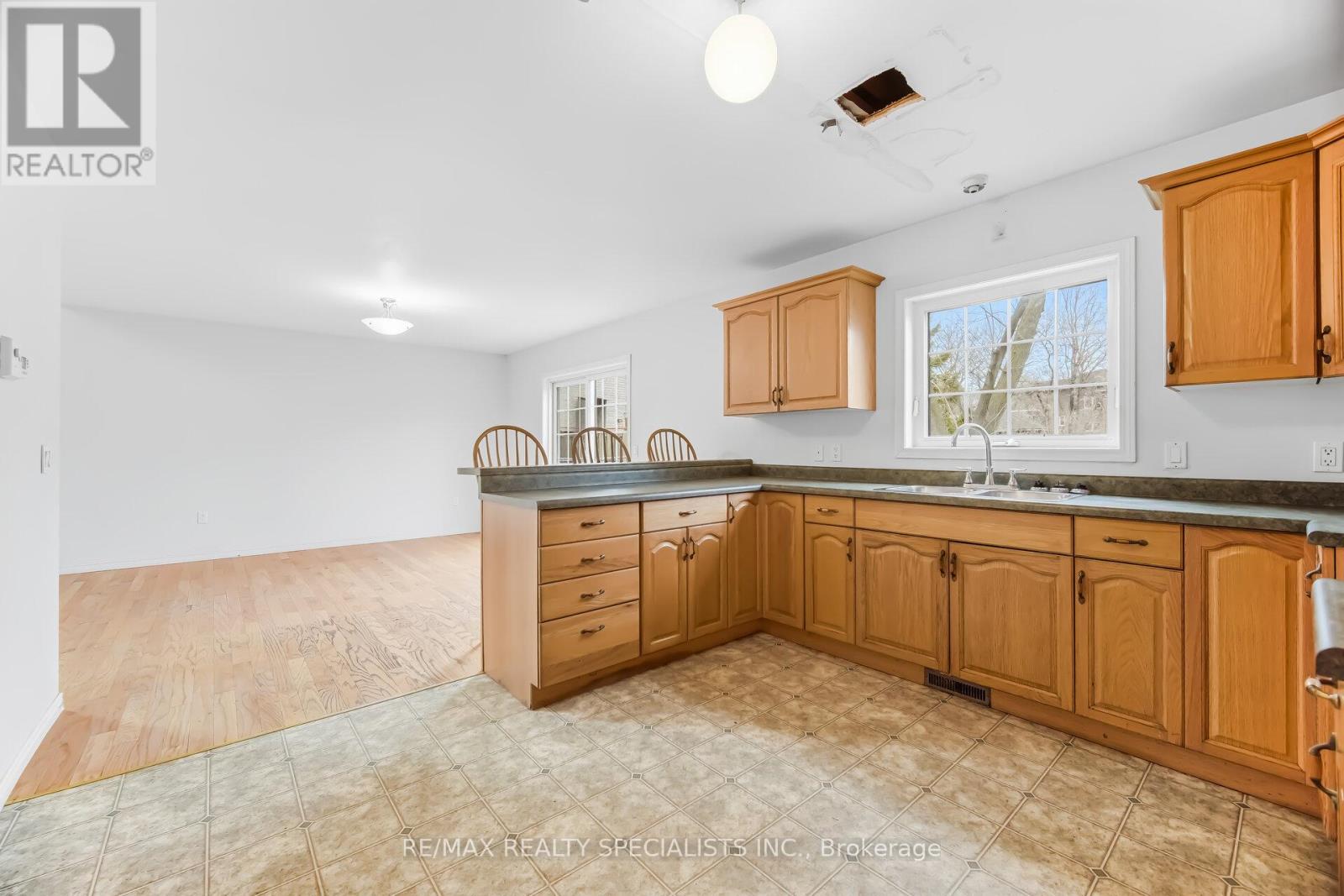2131 CAWTHRA ROAD - 14