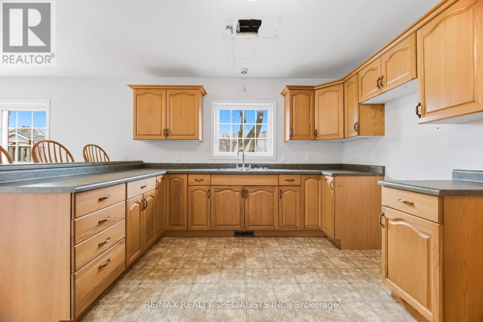 2131 CAWTHRA ROAD - 15